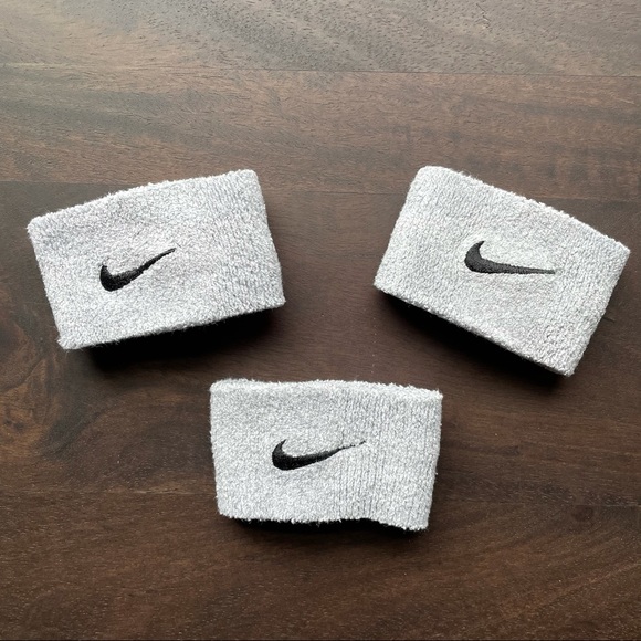3 Nike Grey Tennis Unisex Wristbands - Picture 1 of 8